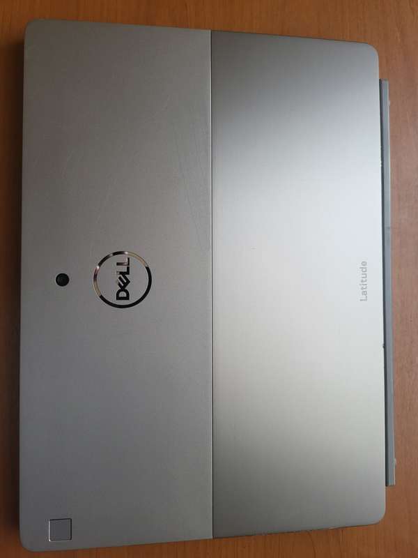 Dell Latitude 7210 - 2 in 1 - Touch Screen - i7 10thGen - 16GB Ram - 256GB SSD - Very Good Condition