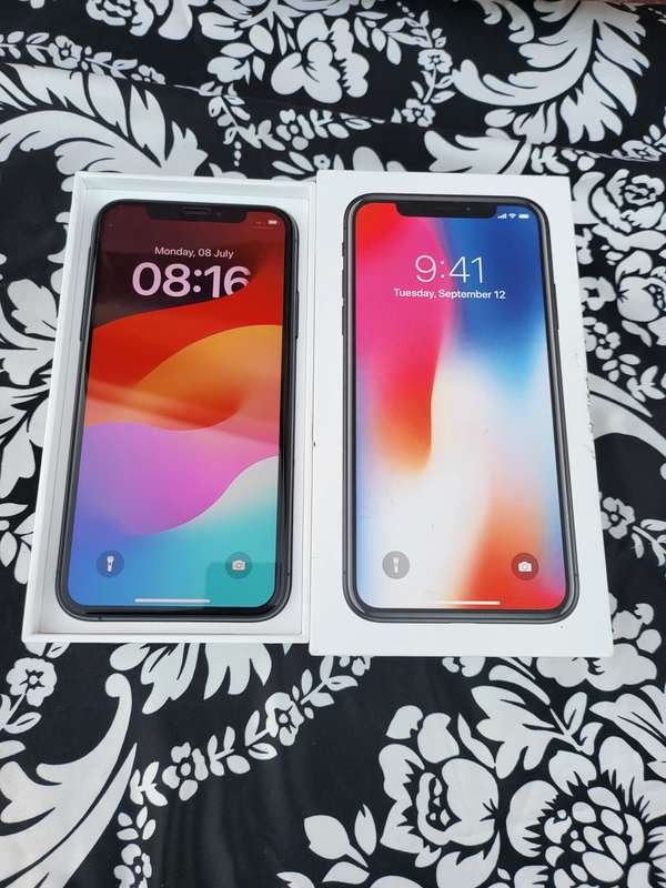 iPhone XS - Space Grey - 256GB - Box Included - Excellent Condition