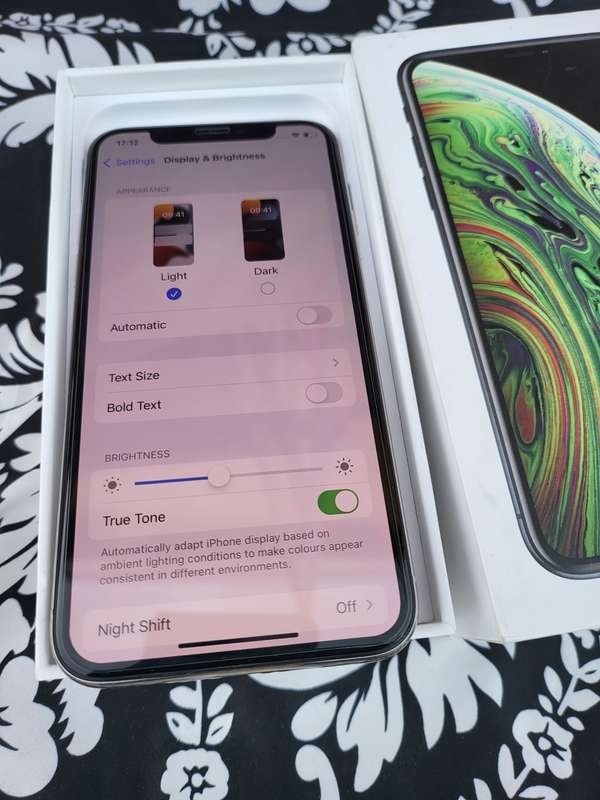 iPhone X - Silver - 256GB - Box Included - Excellent Condition