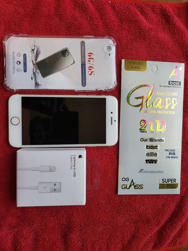 iPhone 6s - Gold - 64GB - Excellent Condition - Complete Package