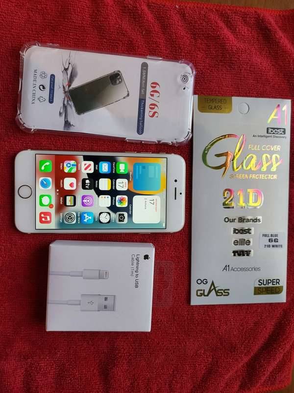 iPhone 6s - Gold - 64GB - Excellent Condition - Complete Package