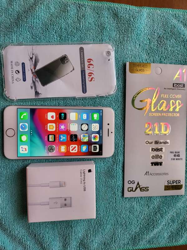 iPhone 6 - Gold - 64GB - Excellent Condition - Complete Package