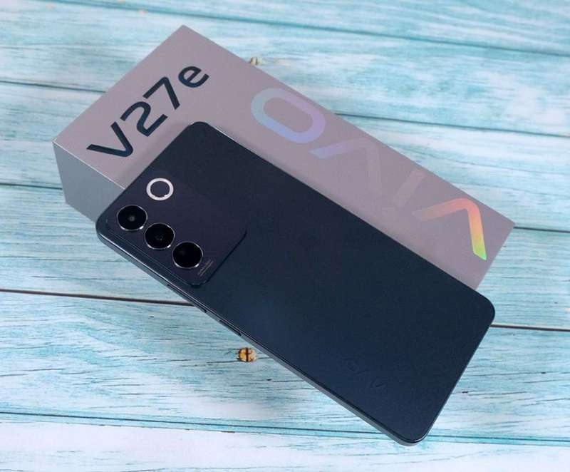 Vivo - V27e - Glory Black - 256GB - Dual Sim - Brand New Sealed