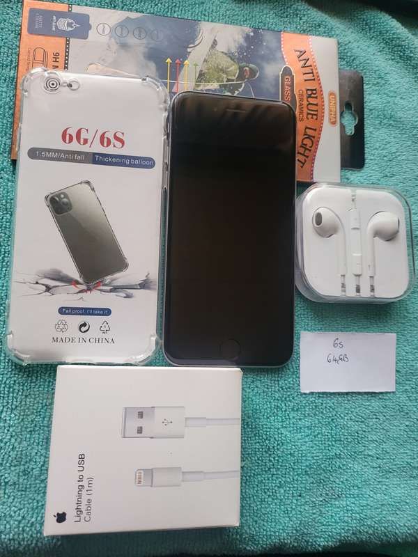 iPhone 6s - Space Grey - 64GB - Excellent Condition - Complete Package