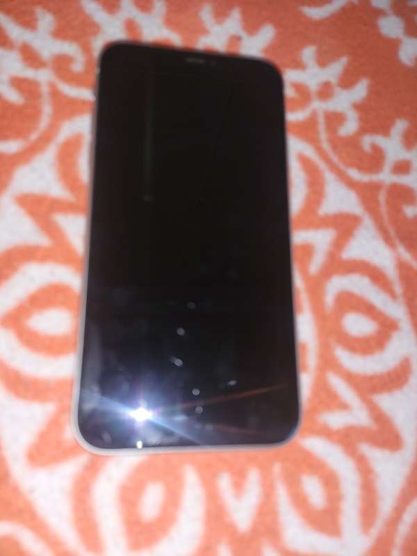 iPhone 11 - White - 64GB - Excellent Condition - With Extras
