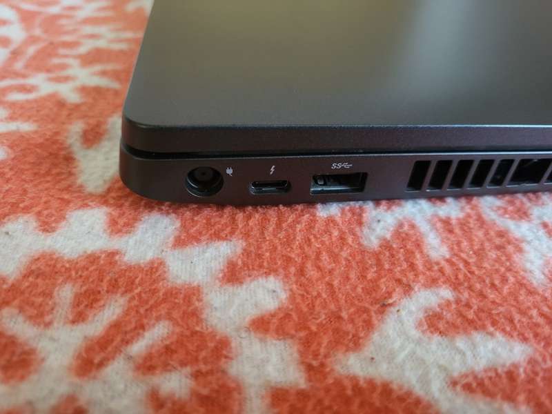 Dell Latitude - 5501 - i7 9th Gen - 16GB Ram - 256GB SSD - Excellent Condition