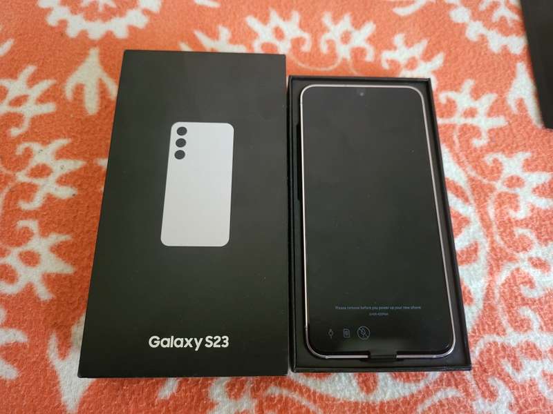 Samsung Galaxy - S23 - 5G - 128GB  - Lavender - New Opened Box