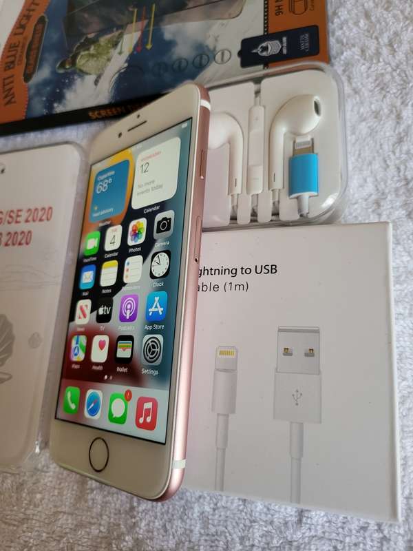 iPhone 7 - Rose Gold - 128GB - Excellent Condition - Complete Package