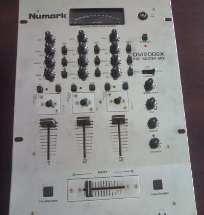 Numark DM 2002X