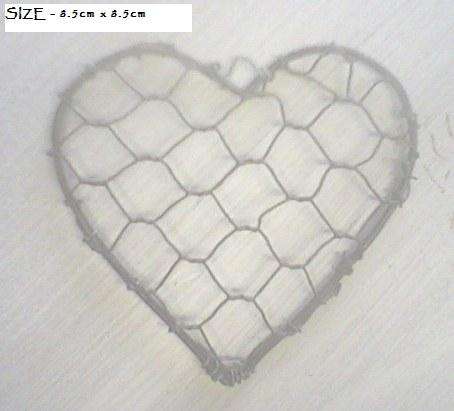 Divine little hearts for decoration or as finishing touch to your gift.