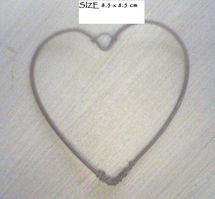 Divine little hearts for decoration or as finishing touch to your gift.