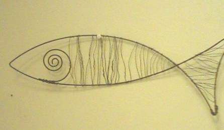 Wire fish for detail in your Beach house or outside wall at your swim area.