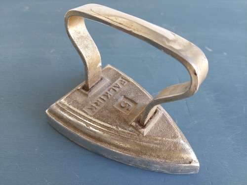 Vintage Falkirk No.5 Iron