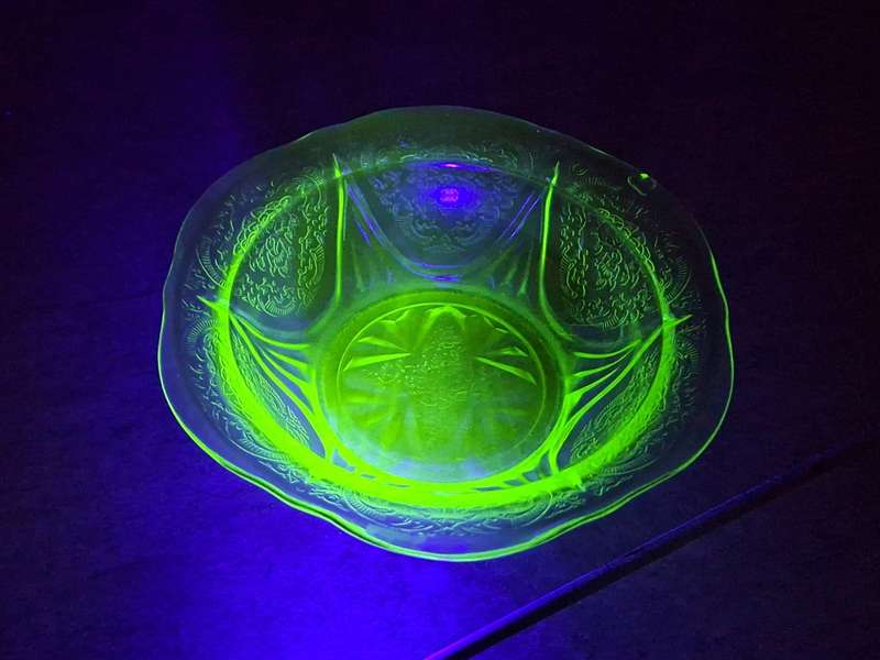 WOW!!! Set of 1930`s URANIUM Depression Glass  bowls!!!