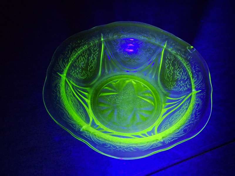 WOW!!! Set of 1930`s URANIUM Depression Glass  bowls!!!