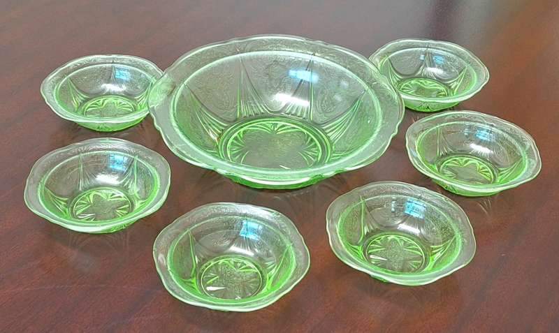 WOW!!! Set of 1930`s URANIUM Depression Glass  bowls!!!