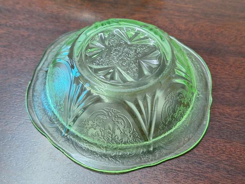 WOW!!! Set of 1930`s URANIUM Depression Glass  bowls!!!