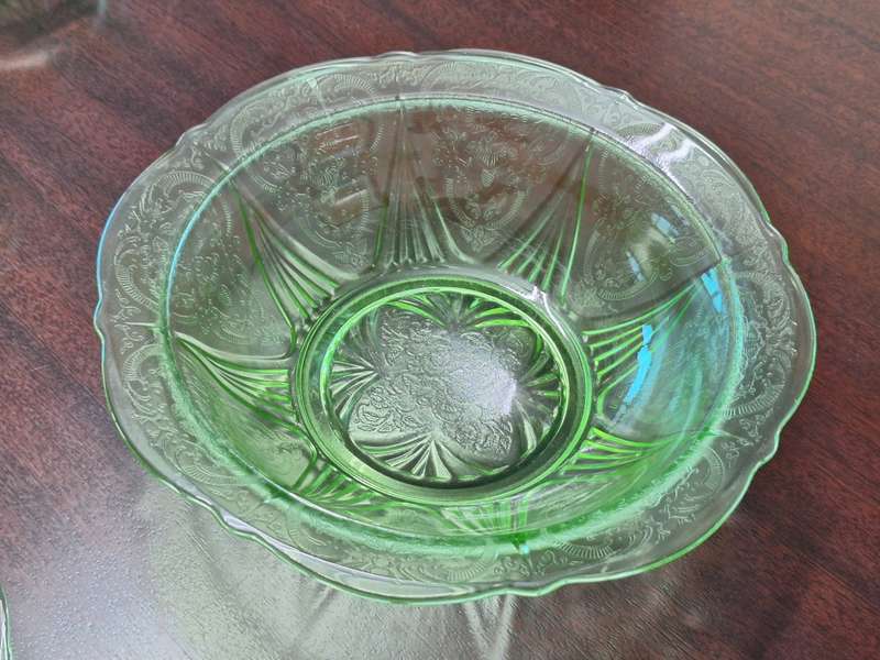 WOW!!! Set of 1930`s URANIUM Depression Glass  bowls!!!