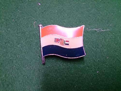 Old SA flag Lapel