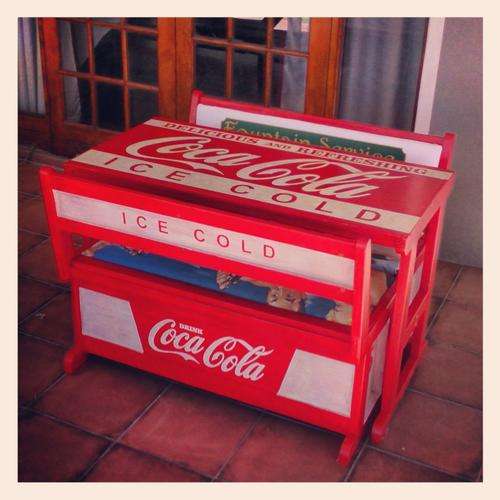 Great Item! Coca Cola Tribute 4 Seater Table & Chairs!