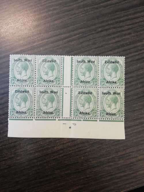 Superb Exhibition Kings Head Block of 8 stamps with gutter.