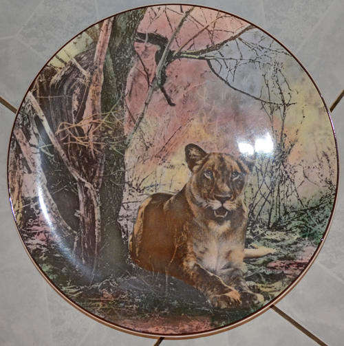 ROYAL DOULTON AFRICAN SERIES LIONESS - AFRICAN GAME RESERVE