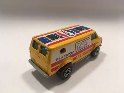 MATCHBOX - CHEVY VAN (PEPSI RACING TEAM)