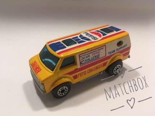 MATCHBOX - CHEVY VAN (PEPSI RACING TEAM)