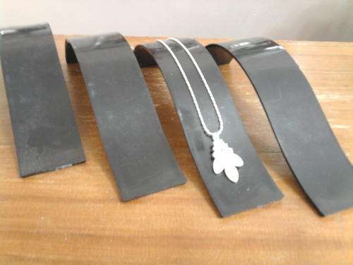 4 Black jewellery displays