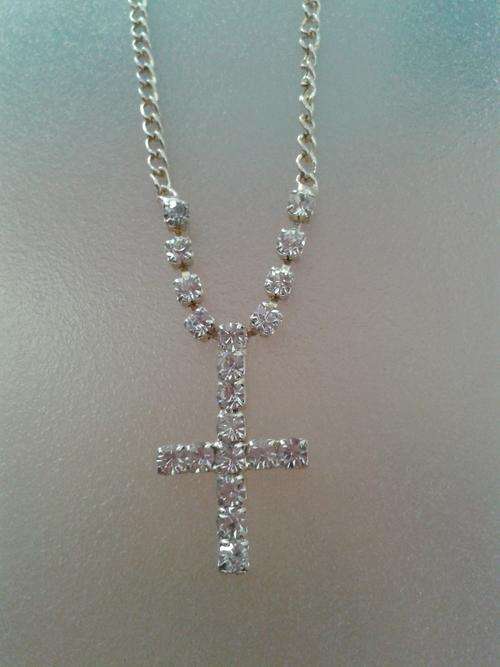 diamante necklace with FREE diamante stud earrings. length 45cm plus extension chain