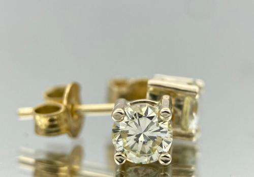 Beautiful diamond earring studs