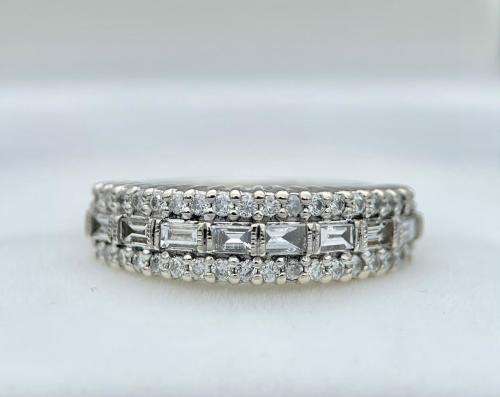 Beautiful 14k Anniversary ring