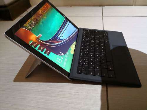 Microsoft Surface Pro 3 i7 8gb ram 256gb ssd + accessories