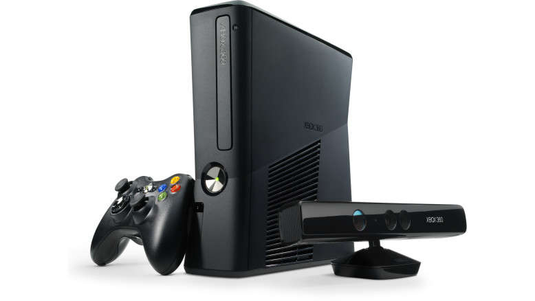 XBOX 360 Slim Console 320GB+Kinect+2 wireless controllers & 18 Games Bundle