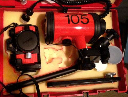 Nikonos V with 35mm lens and 105 flashlight