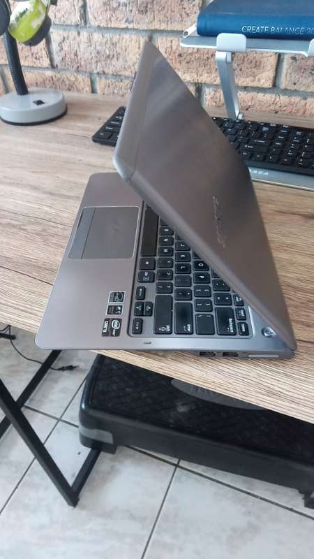 Samsung NP540U Touchscreen i5 Laptop
