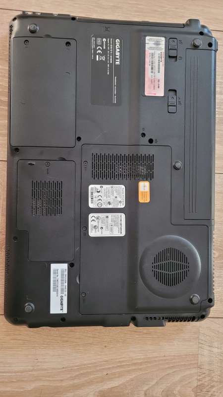 Gigabyte Combo! Q1585N i5 |1GB Nvidia Graphics | 1TB HDD | 4 GB Ram Entry Lvl Gaming Laptop