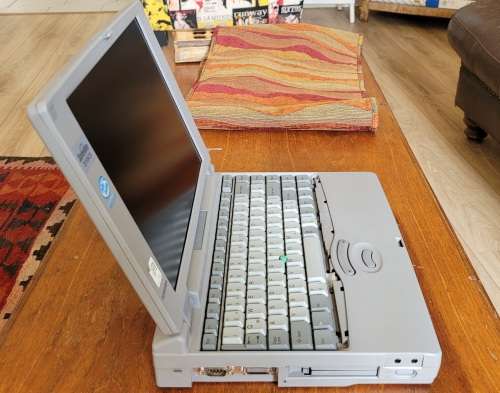 Vintage Toshiba Laptop 1995 and Extras