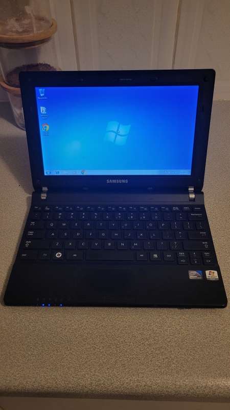 Samsung N230 Notebook Black Laptop 10.1`