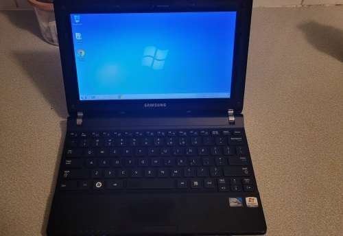 Samsung N230 Notebook Black Laptop 10.1`