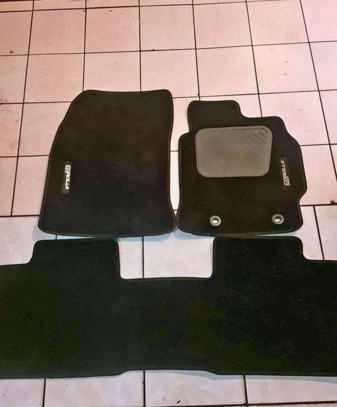 Toyota Corolla OEM Car mats Set