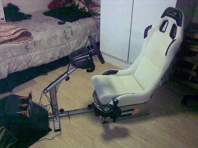 Logitech G25 + A1GP Playseat - URGENT SALE!