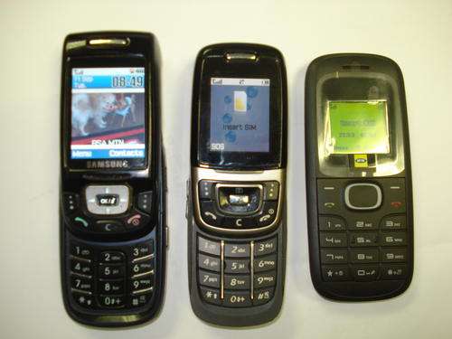 2 x Samsung and 1 Nokia phones all for starting at R1.00