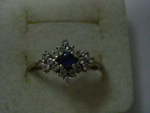 Solid 9ct GOLD ring