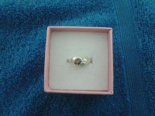 9ct SOLID gold ring