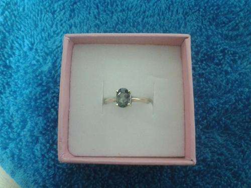9ct SOLID Gold ring