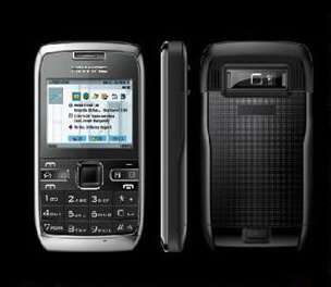 H72 Dual Card Quad Band Metal Cover Bluetooth Cell Phone ï¼2GB TF Card and Leather Case )
