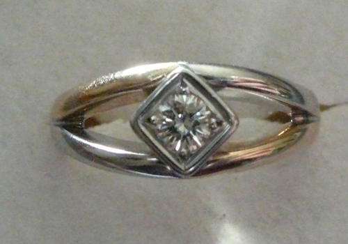 9ct Gold Hand Craft Diamond Ring