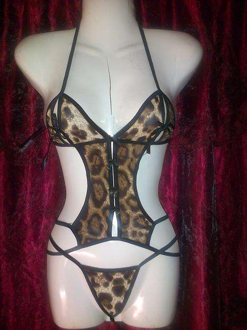 Stunning!!! Animal print 2 pc teddy