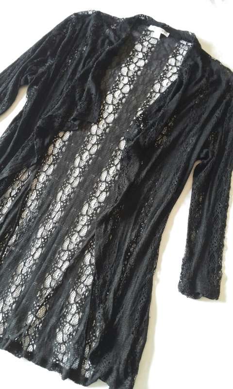 QUEENS PARK black lace open top / used over dresses or camisoles / size Large